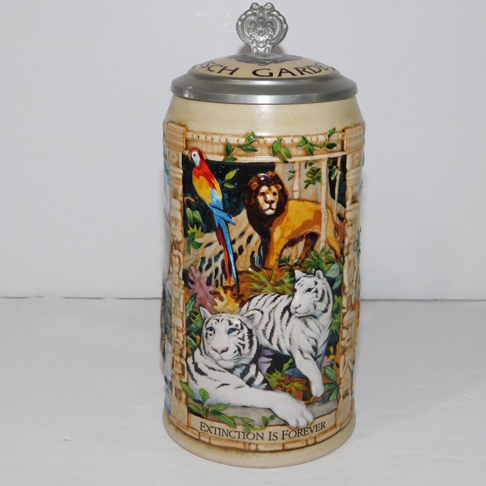 VTG 1993 Busch Gardens Extinction is Forever 7" Lidded Beer Stein Animals